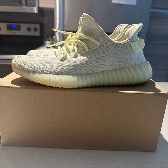Yeezy Boost 350 - Picture 3 of 5